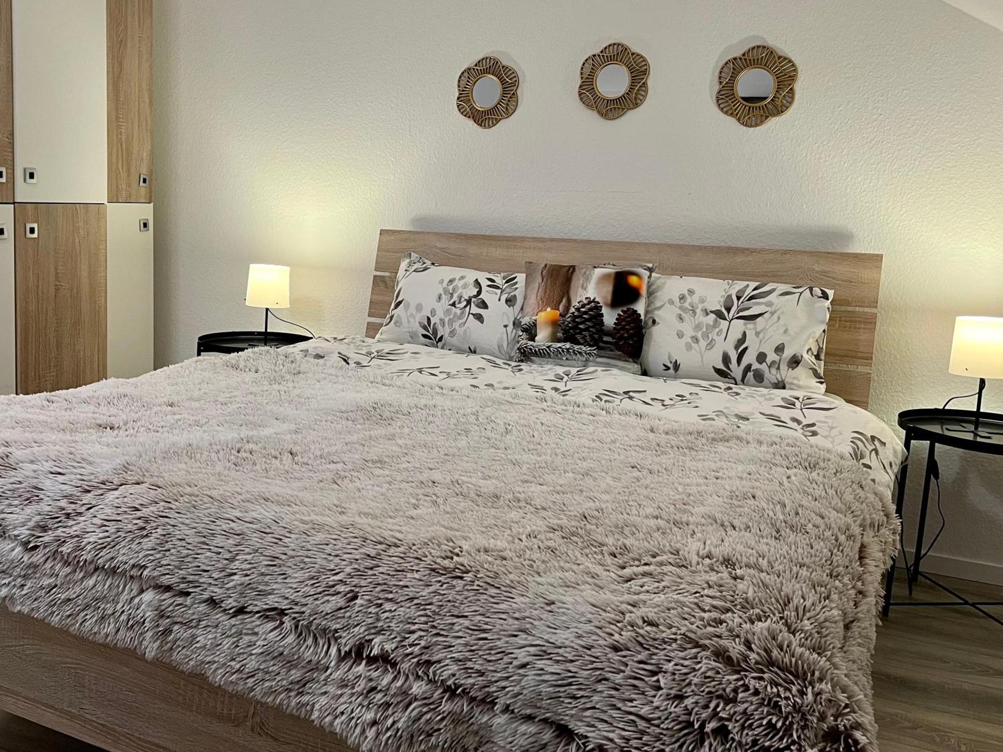 וופרטל Marienhaus Apartment - Zentral, Parken, Netflix, Kontaktloses Einchecken מראה חיצוני תמונה